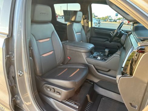 Used 2024 GMC Sierra 1500 AT4 w/ Technology Package AWD/4WD image 24