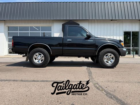 Used 2000 Toyota Tacoma 4x4 Regular Cab w/ Value Edition Plus Pkg image 1