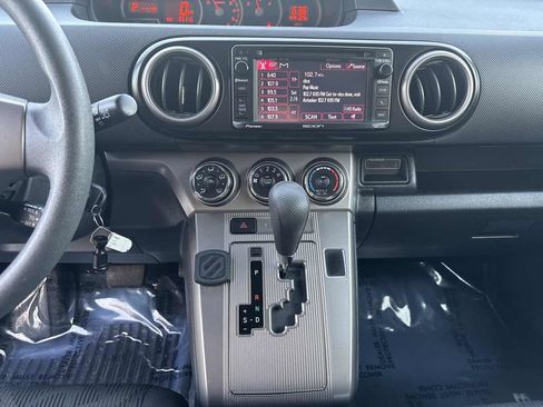 Used 2014 Scion xB image 24
