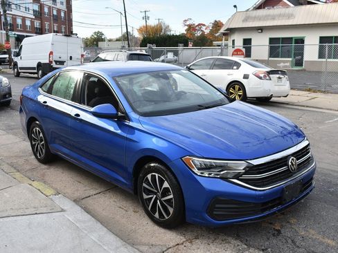 Used 2024 Volkswagen Jetta S image 4