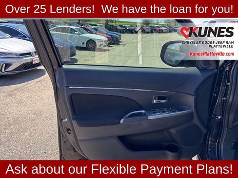 Used 2019 Mitsubishi Outlander Sport SE FWD image 11