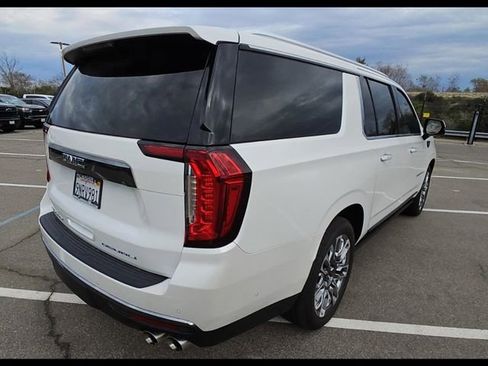 Used 2024 GMC Yukon XL Denali Ultimate image 9