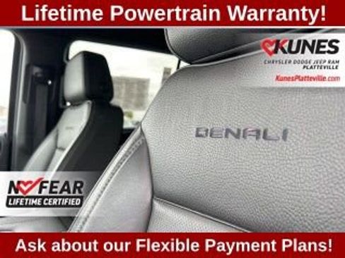 Used 2023 GMC Yukon XL Denali image 35