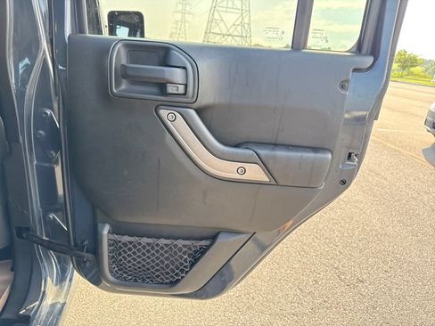 Used 2017 Jeep Wrangler Unlimited Sport w/ Quick Order Package 24S AWD/4WD image 16