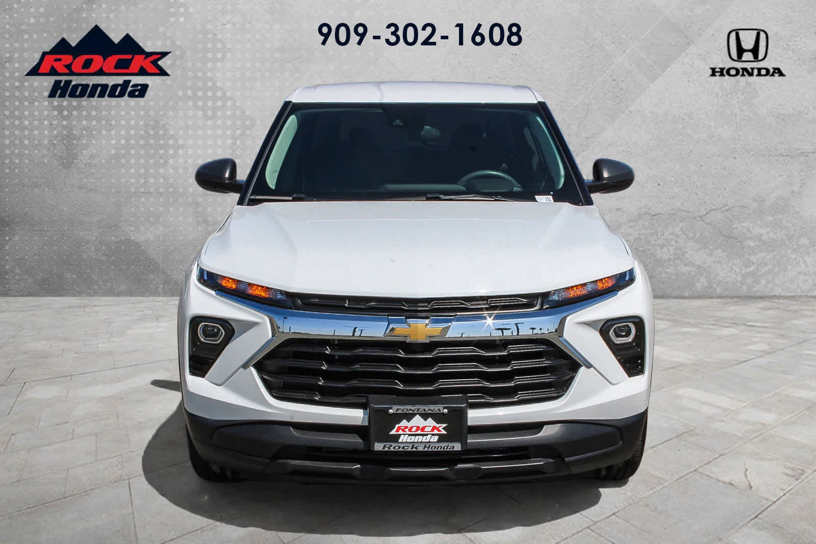 Used 2025 Chevrolet TrailBlazer LS w/ LS Convenience Package FWD image 2
