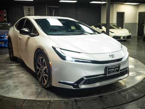 Used 2024 Toyota Prius Prime FWD image 5