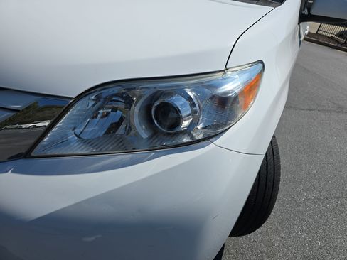 Used 2017 Toyota Sienna LE image 33