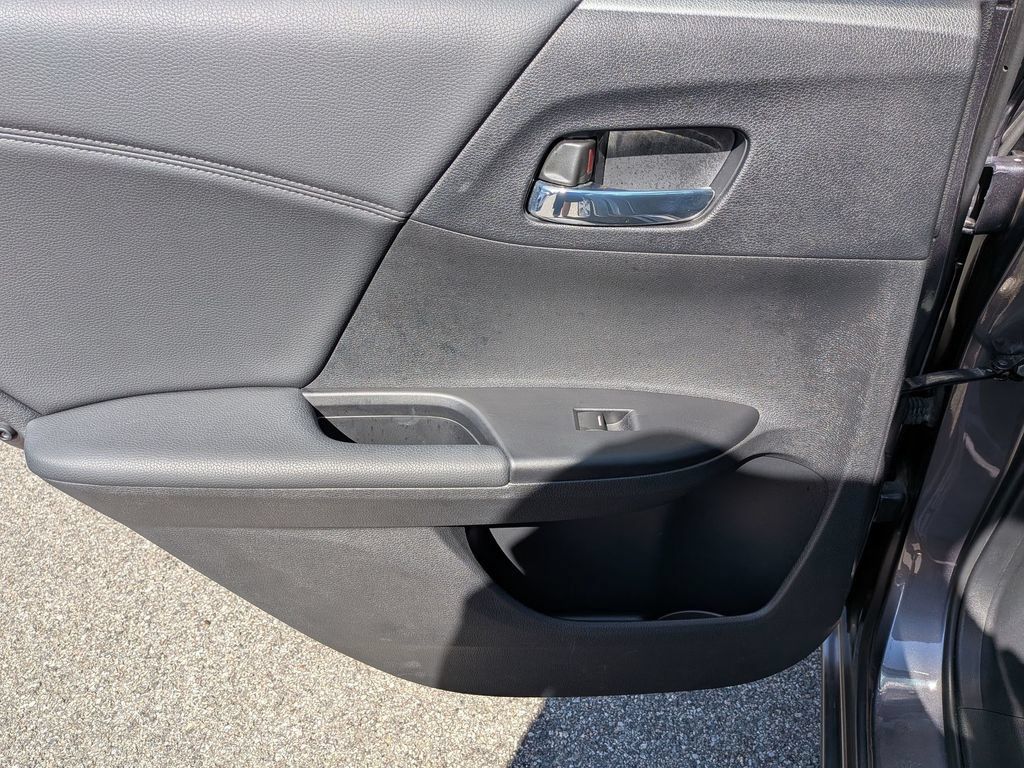 Used 2015 Honda Accord EX-L image 29