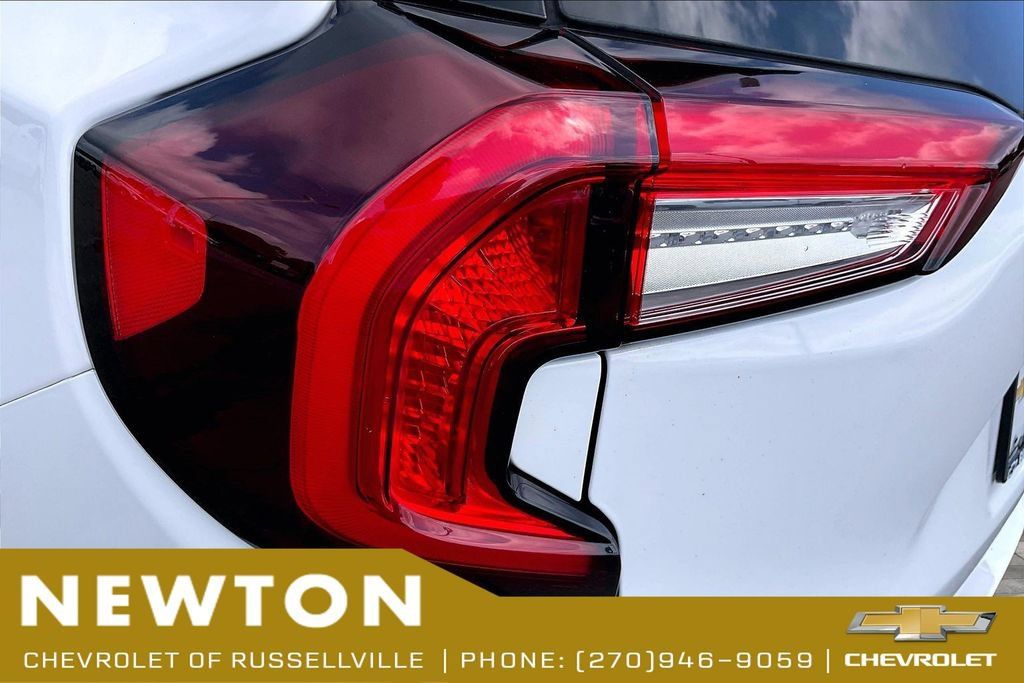 Used 2023 GMC Terrain SLE w/ Driver Convenience Package AWD/4WD image 29