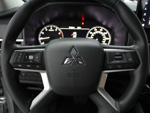 New 2026 Mitsubishi Outlander ES AWD/4WD image 8