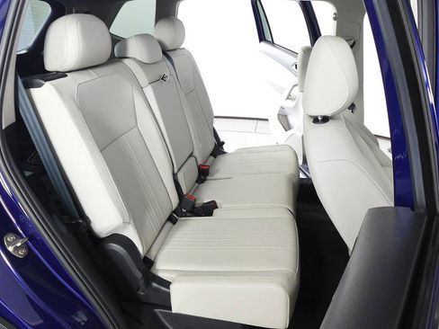 Used 2022 Volkswagen Tiguan SE image 17