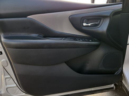 Used 2023 Nissan Murano S image 14