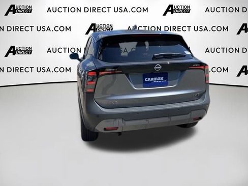 Used 2025 Nissan Kicks SV AWD/4WD image 11