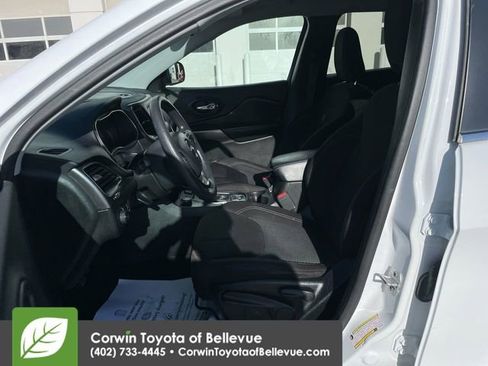 Used 2019 Jeep Cherokee Latitude w/ Popular Appearance Group image 15