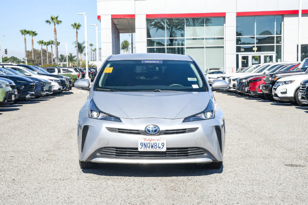 Used 2022 Toyota Prius L Eco FWD image 2