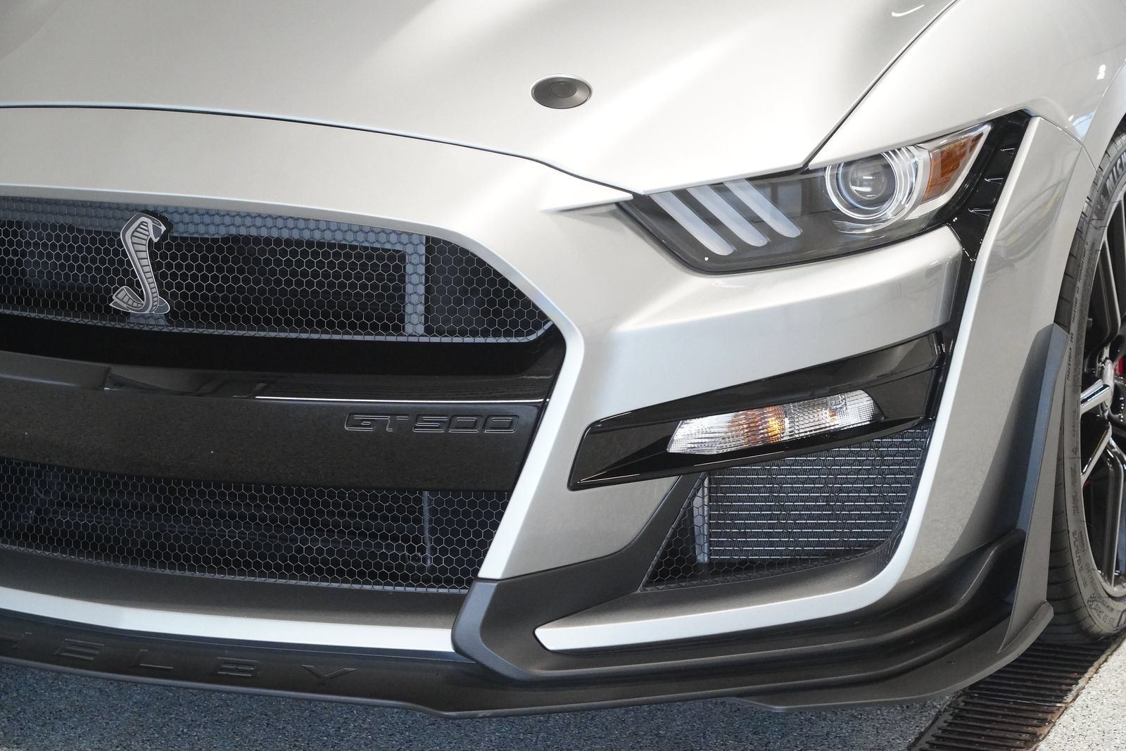 Used 2021 Ford Mustang Shelby GT500 w/ Technology Package RWD image 6