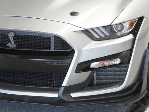Used 2021 Ford Mustang Shelby GT500 w/ Technology Package RWD image 6