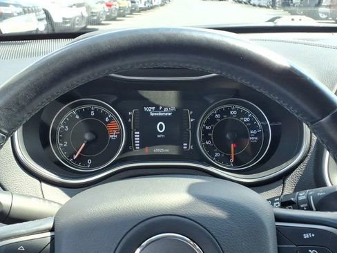 Used 2020 Jeep Cherokee Latitude w/ Cold Weather Group AWD/4WD image 21