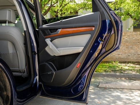 Used 2022 Audi Q5 2.0T Prestige w/ Prestige Package image 59