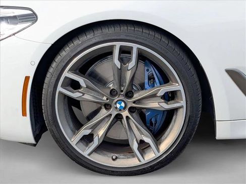 Used 2019 BMW M550i xDrive w/ Premium Package image 27