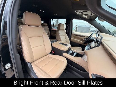 Used 2024 Chevrolet Suburban Premier AWD/4WD image 28