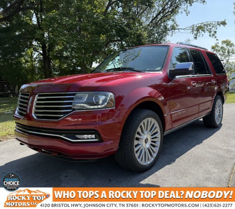 Used 2015 Lincoln Navigator 4WD w/ Equipment Group 101A Reserve image 1