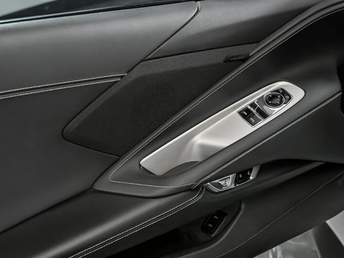 Used 2021 Chevrolet Corvette Stingray Coupe w/ Z51 Performance Package image 15