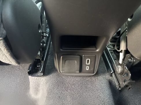 Used 2022 Buick Encore GX Essence w/ Advanced Technology Package AWD/4WD image 31