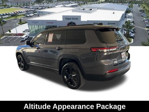 Used 2023 Jeep Grand Cherokee L Laredo AWD/4WD image 4