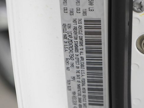 Used 2019 Jeep Cherokee Limited image 29