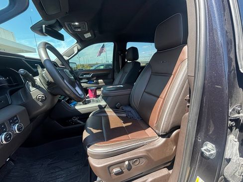 Used 2022 GMC Sierra 1500 Denali AWD/4WD image 9