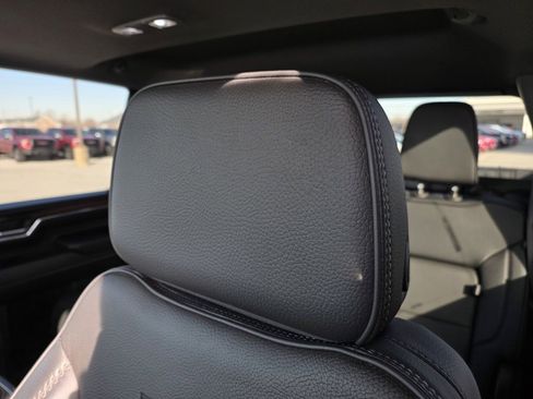 Used 2024 GMC Sierra 3500 Denali w/ Denali Reserve Package image 22