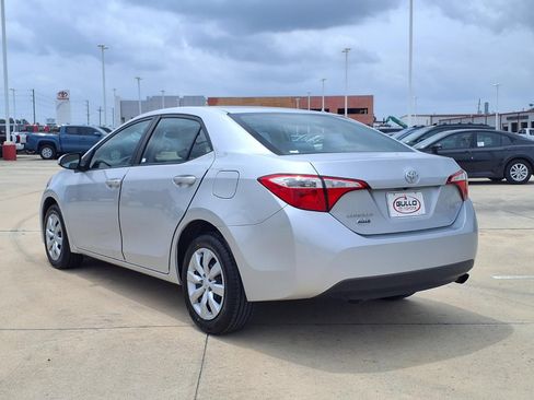 Used 2014 Toyota Corolla LE FWD image 2