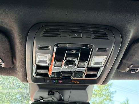 Used 2025 Cadillac Escalade V AWD/4WD image 29