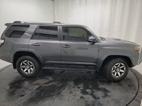 Used 2018 Toyota 4Runner TRD Off-Road Premium image 11