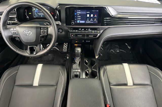 Certified 2025 Toyota Camry SE FWD image 17
