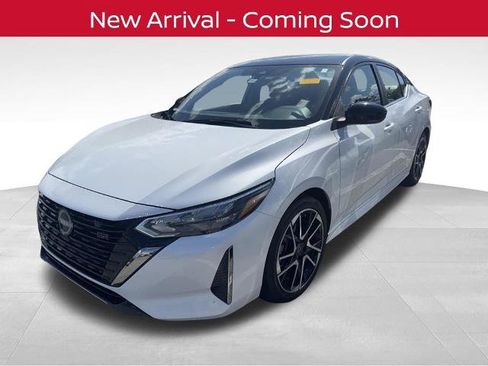 Certified 2024 Nissan Sentra SR FWD image 2
