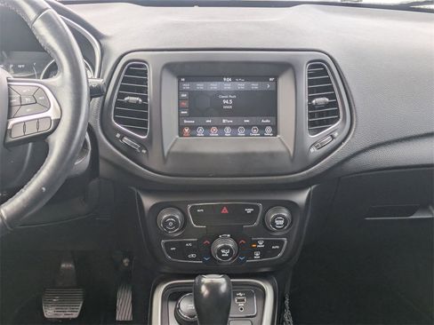 Used 2019 Jeep Compass Latitude image 13