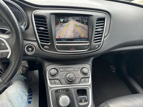 Used 2017 Chrysler 200 Limited Platinum FWD image 17