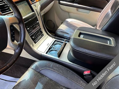 Used 2011 Cadillac Escalade Platinum AWD/4WD image 13