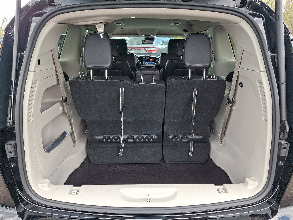 Used 2024 Chrysler Pacifica Touring-L FWD image 31