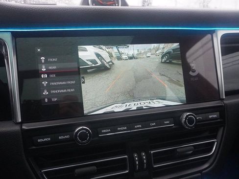 Used 2021 Porsche Macan S w/ Premium Package Plus image 44