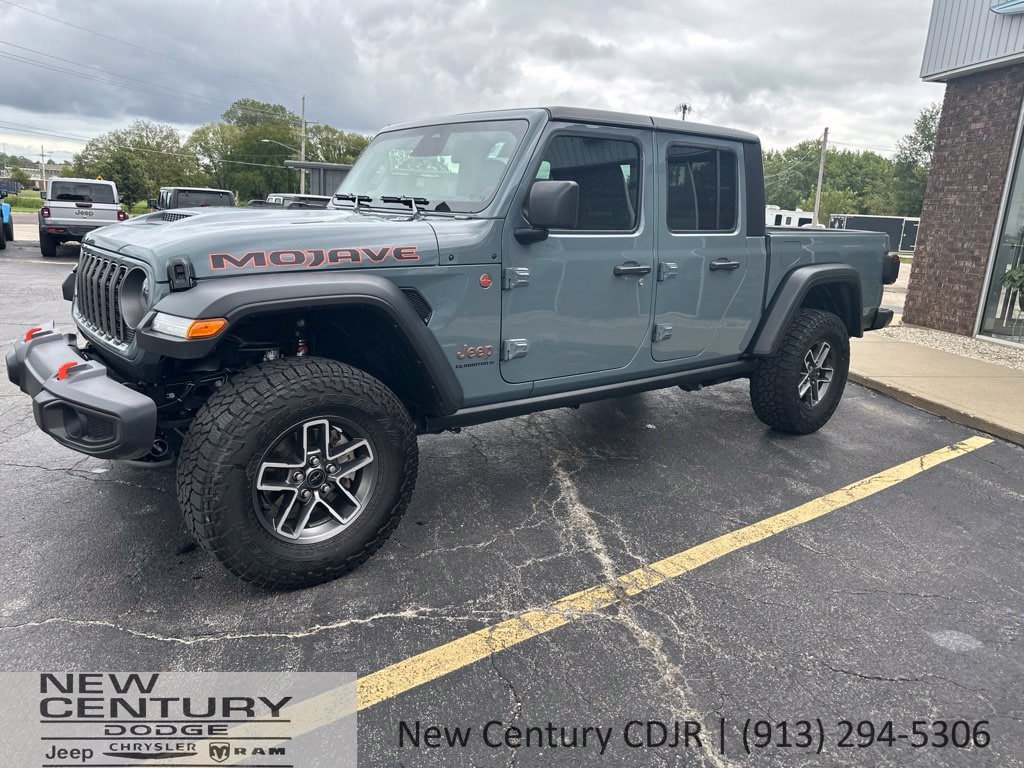 Used 2026 Jeep Gladiator Mojave AWD/4WD image 1