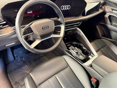 Used 2025 Audi Q5 Premium AWD/4WD image 9