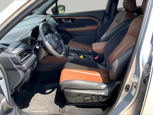 Used 2025 Subaru Forester Touring AWD/4WD image 8