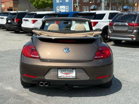 Used 2013 Volkswagen Beetle TDI FWD image 8