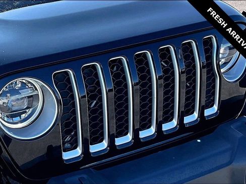 Used 2020 Jeep Gladiator Overland w/ LED Lighting Group image 32