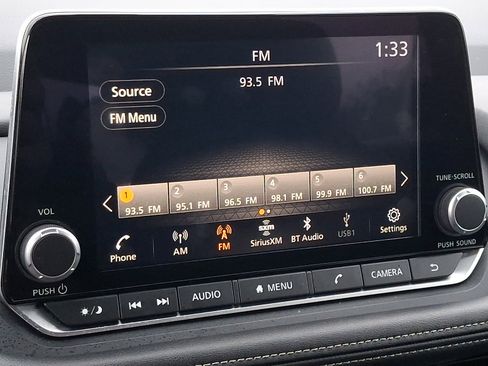 Used 2025 Nissan Rogue SV image 17