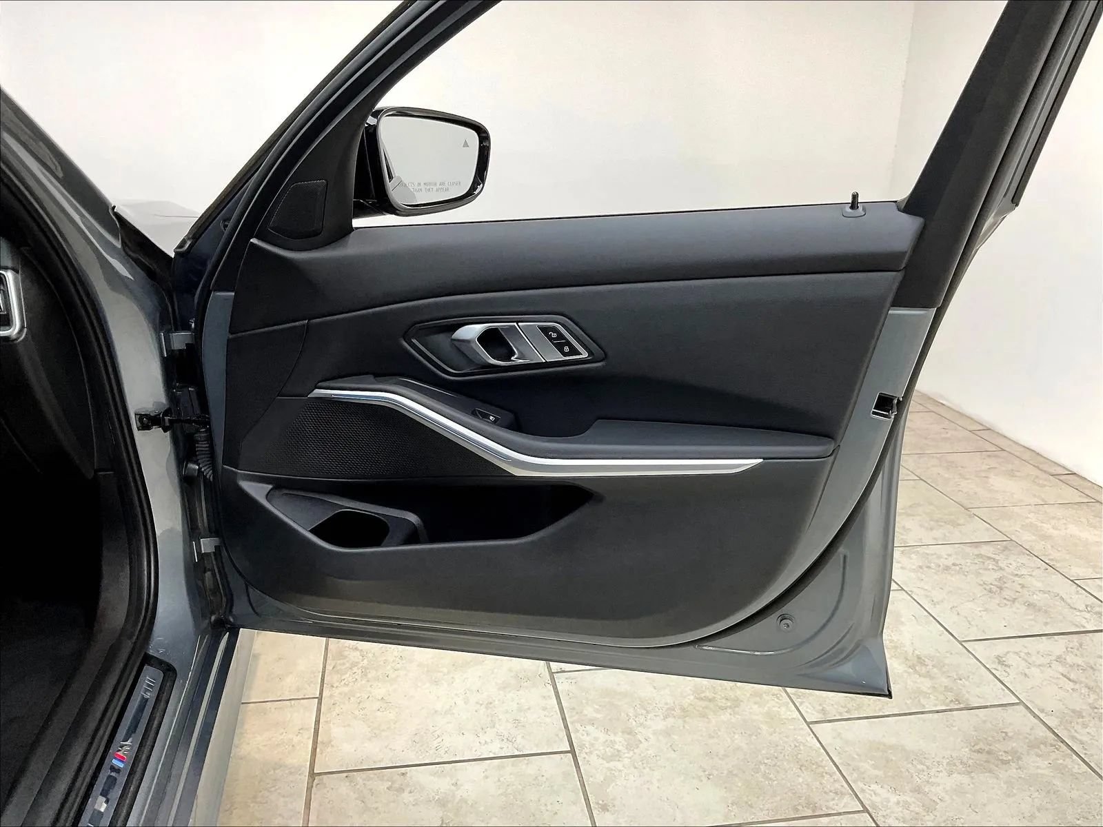 Used 2023 BMW 330i Sedan w/ M Sport Package RWD image 17