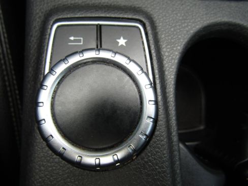 Used 2019 Mercedes-Benz CLA 250 4MATIC image 29